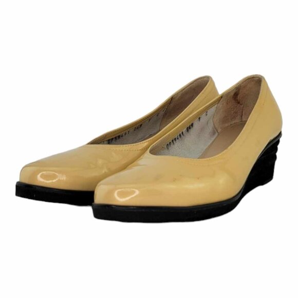 AUTHENTIC SALVATORE FERRAGAMO Stitched Patent Wedge Pumps Sz 7 - Tan / Cream - Picture 11 of 11